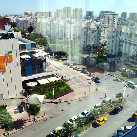Live Hotel 4*
